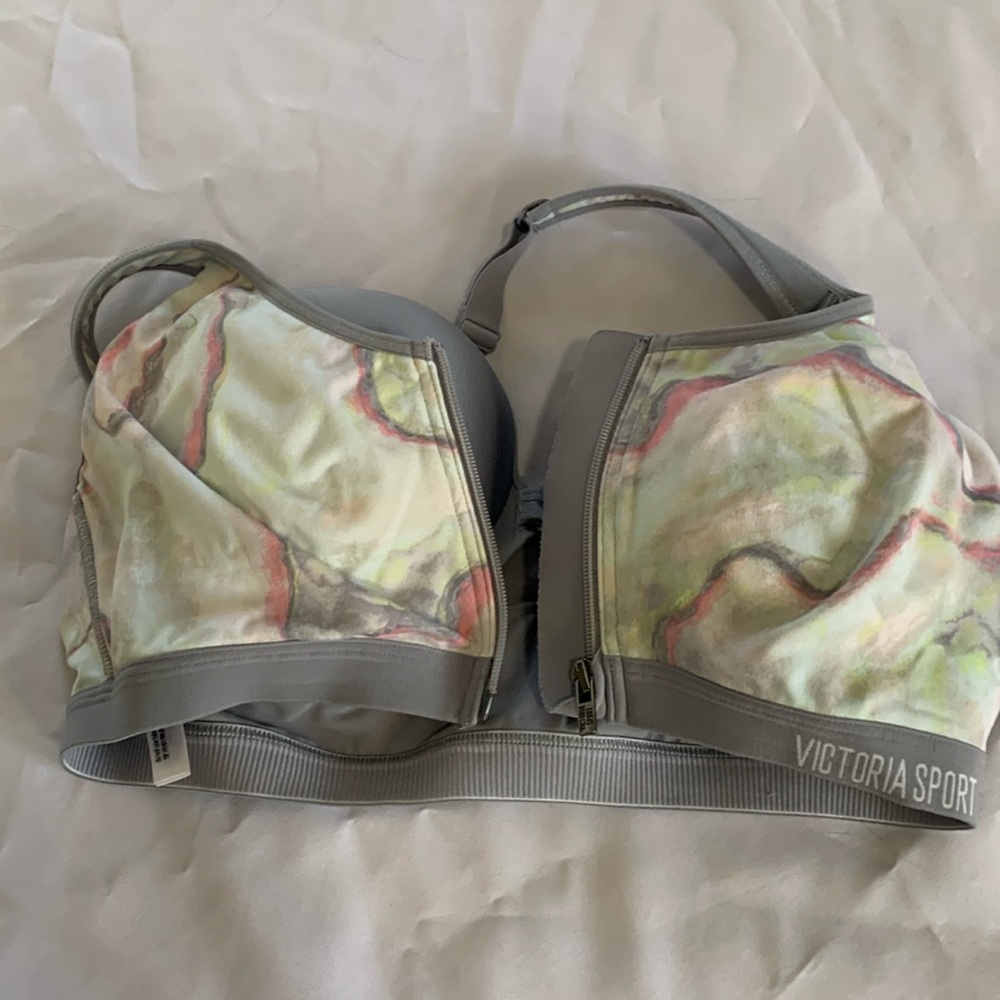 Victoria’s Secret knockout bra-36C
